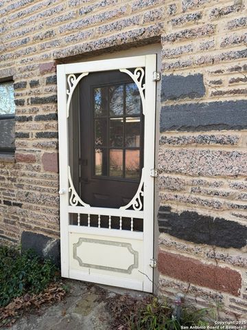 11 Main St, Blanco, TX 78606