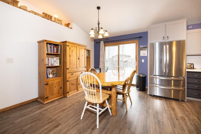 1527 41st Avenue S, Moorhead, MN 56560