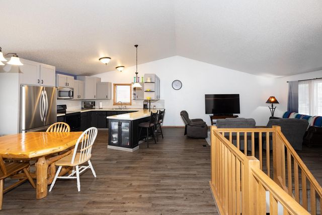 1527 41st Avenue S, Moorhead, MN 56560