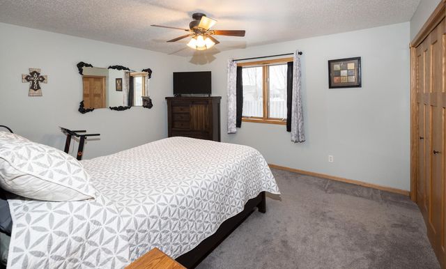 1527 41st Avenue S, Moorhead, MN 56560