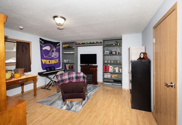 1527 41st Avenue S, Moorhead, MN 56560