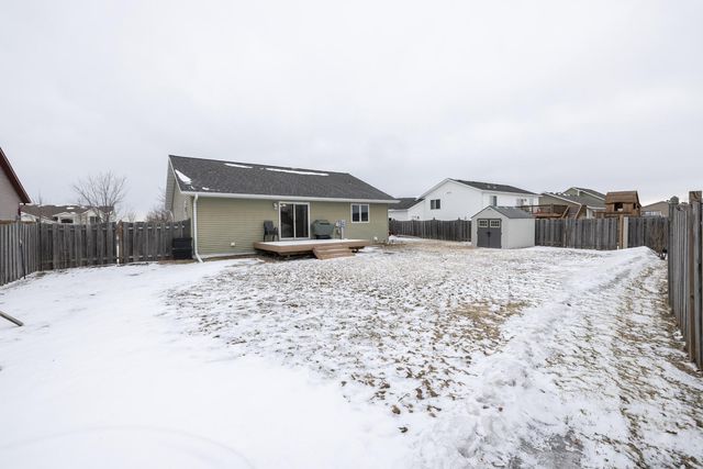 1527 41st Avenue S, Moorhead, MN 56560