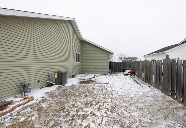 1527 41st Avenue S, Moorhead, MN 56560