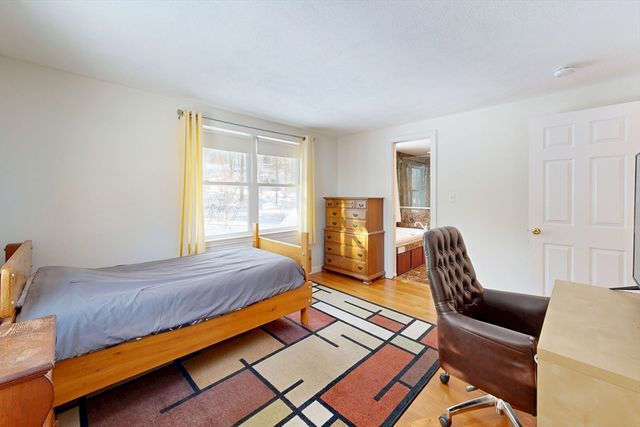 17 Fairview Rd, Medfield, MA 02052