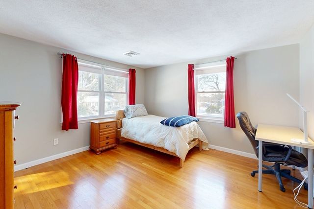 17 Fairview Rd, Medfield, MA 02052