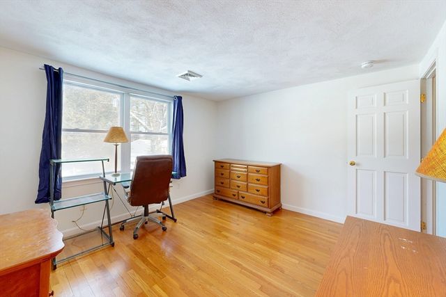 17 Fairview Rd, Medfield, MA 02052