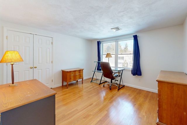 17 Fairview Rd, Medfield, MA 02052