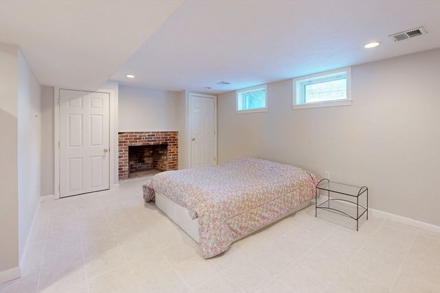 17 Fairview Rd, Medfield, MA 02052