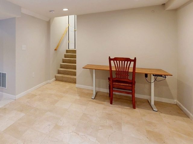 17 Fairview Rd, Medfield, MA 02052