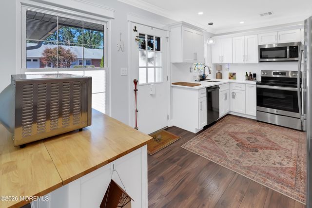 1075D Argyll Circle 1004, Lakewood, NJ 08701