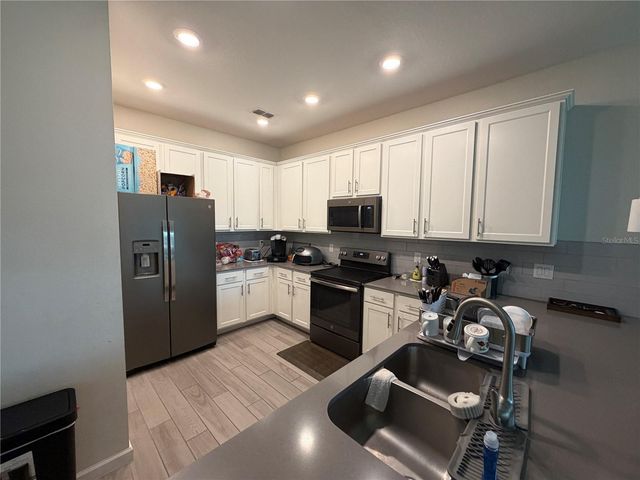 9896 RED EAGLE DRIVE, Orlando, FL 32825