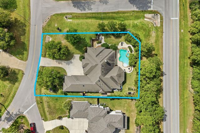 8111 Hideaway Lake Circle, Spring, TX 77389