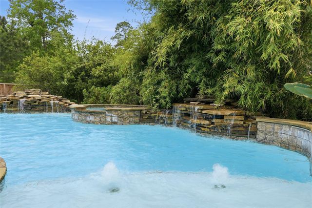 8111 Hideaway Lake Circle, Spring, TX 77389