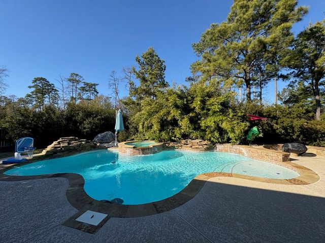 8111 Hideaway Lake Circle, Spring, TX 77389