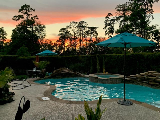 8111 Hideaway Lake Circle, Spring, TX 77389