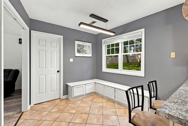 1509 SECRETARIAT DR, Columbia, MO 65202