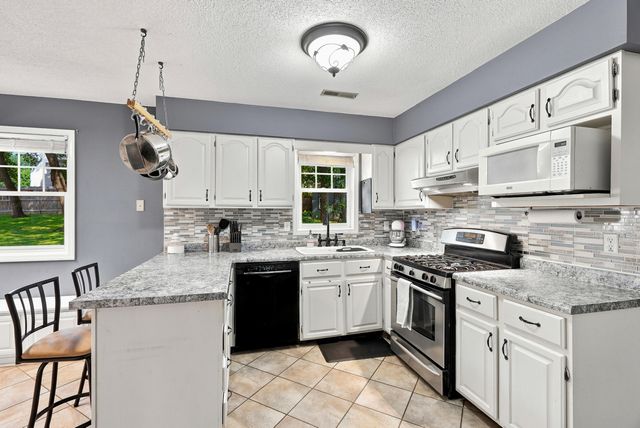 1509 SECRETARIAT DR, Columbia, MO 65202