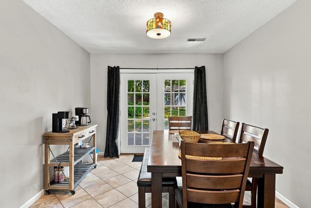 1509 SECRETARIAT DR, Columbia, MO 65202