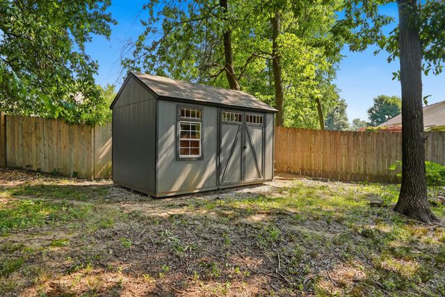1509 SECRETARIAT DR, Columbia, MO 65202