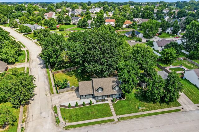 1509 SECRETARIAT DR, Columbia, MO 65202