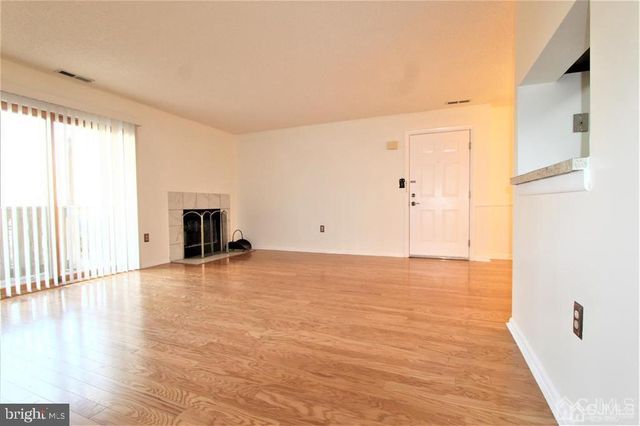 1219 RAVENS CREST DR, Plainsboro, NJ 08536