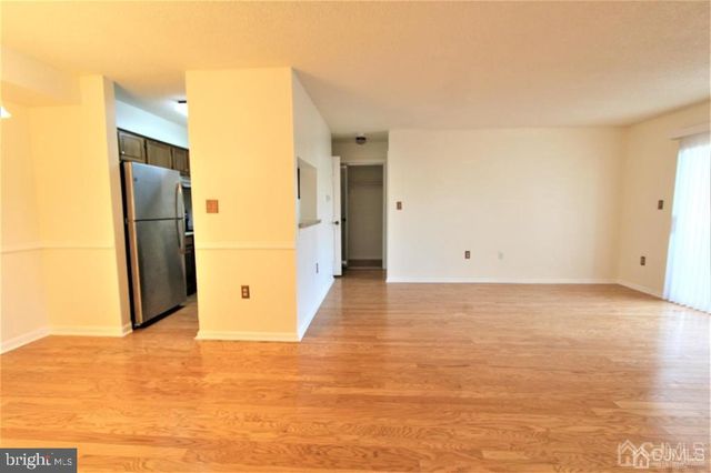 1219 RAVENS CREST DR, Plainsboro, NJ 08536
