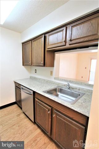 1219 RAVENS CREST DR, Plainsboro, NJ 08536