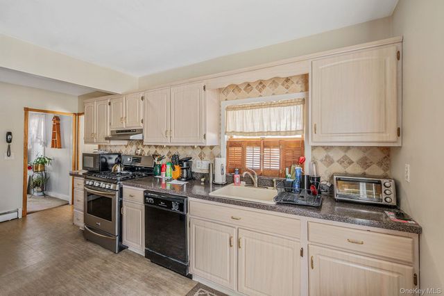 704 S 5th Street, Lindenhurst, NY 11757