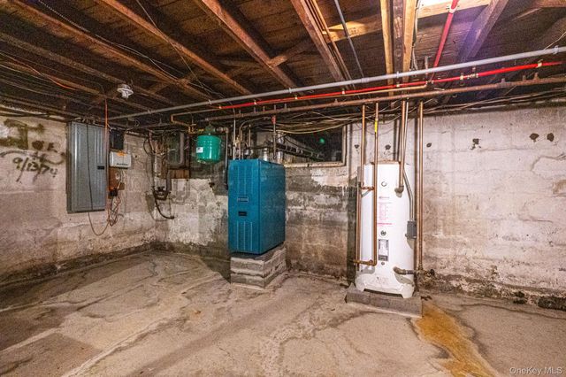 704 S 5th Street, Lindenhurst, NY 11757