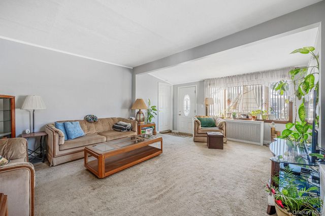 704 S 5th Street, Lindenhurst, NY 11757