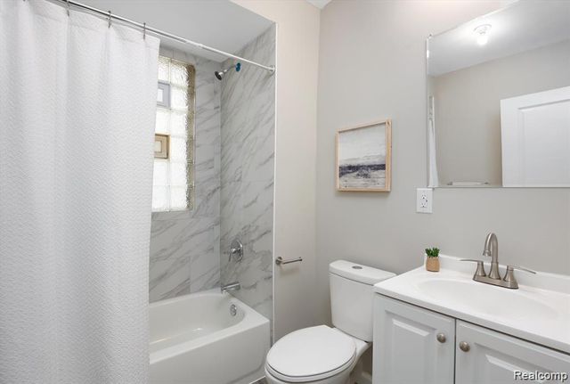 8415 Sherman Avenue, Warren, MI 48089