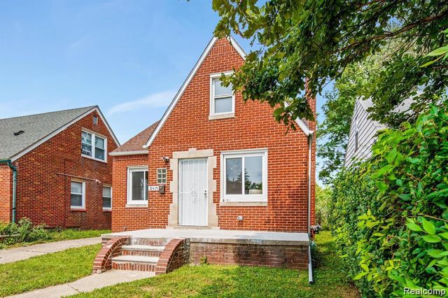 8415 Sherman Avenue, Warren, MI 48089