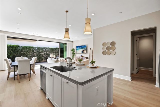 130 Donati, Irvine, CA 92602
