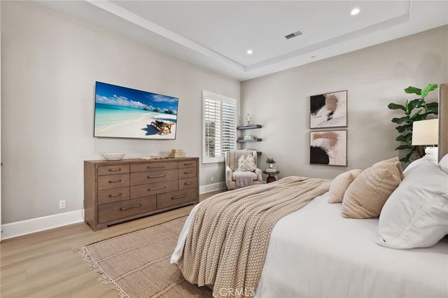 130 Donati, Irvine, CA 92602