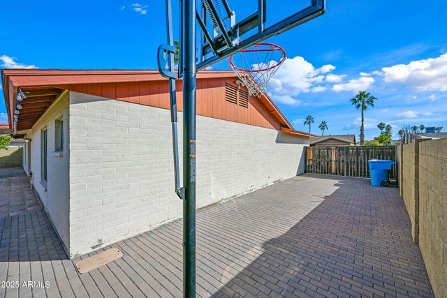 5924 E EVERETT Drive, Scottsdale, AZ 85254