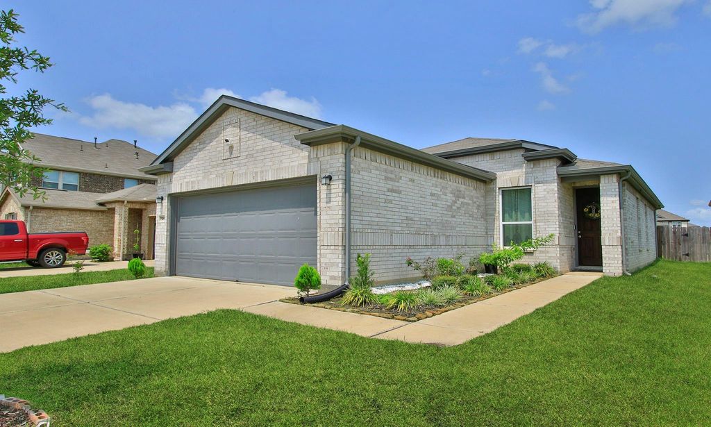 7219 Bakersfield Court, Rosharon, TX 77583