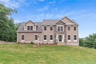 14 Longbrook Drive, Cumberland, RI 02864