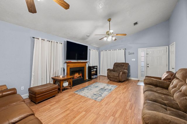 409 Mcphail Street, Tomball, TX 77375