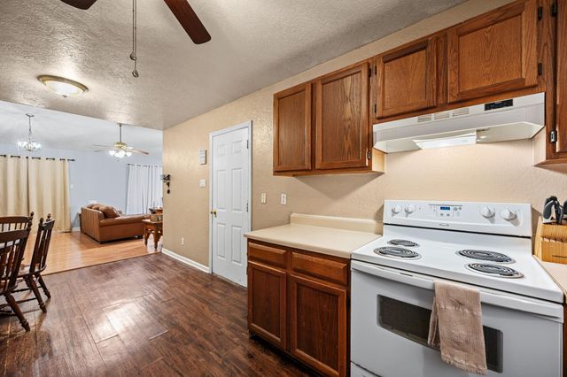 409 Mcphail Street, Tomball, TX 77375