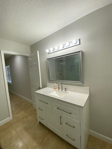 915 11th Terrace, Vero Beach, FL 32960