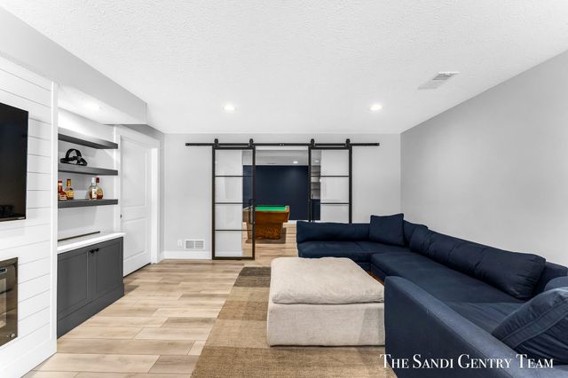 16517 Wickshire Place, Spring Lake, MI 49456