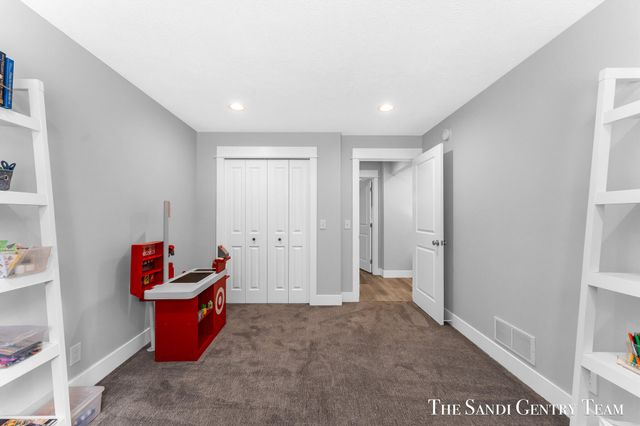 16517 Wickshire Place, Spring Lake, MI 49456