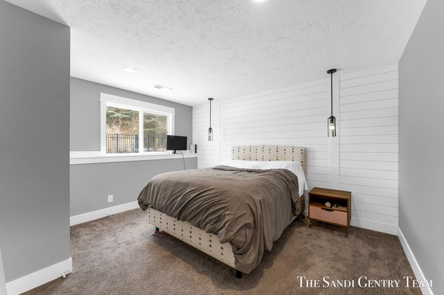 16517 Wickshire Place, Spring Lake, MI 49456