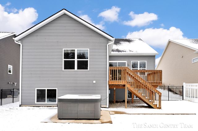 16517 Wickshire Place, Spring Lake, MI 49456