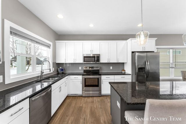 16517 Wickshire Place, Spring Lake, MI 49456