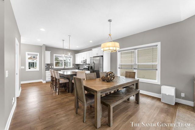 16517 Wickshire Place, Spring Lake, MI 49456