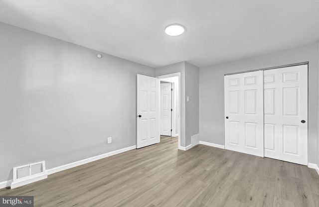 1068 LAKE SHORE, Camden, NJ 08104