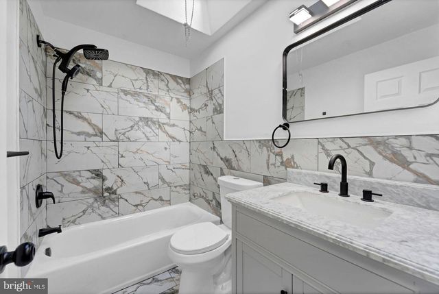 1068 LAKE SHORE, Camden, NJ 08104