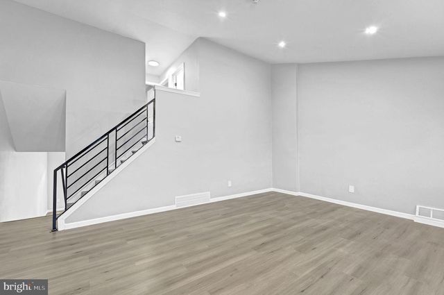 1068 LAKE SHORE, Camden, NJ 08104