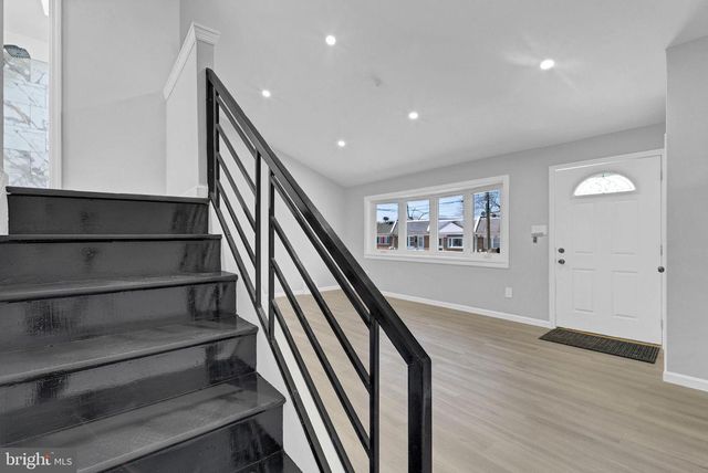 1068 LAKE SHORE, Camden, NJ 08104